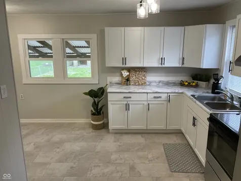 321 S Lyons Avenue Indianapolis IN 46241