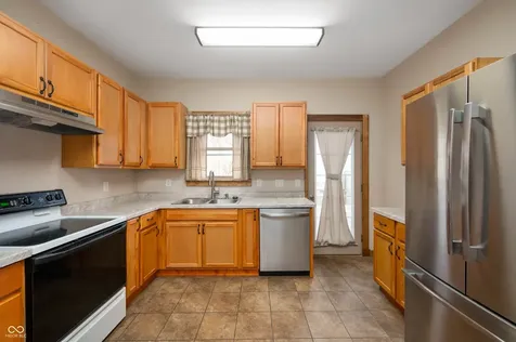 4 W Henley Street Carthage IN 46115