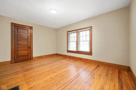 4 W Henley Street Carthage IN 46115