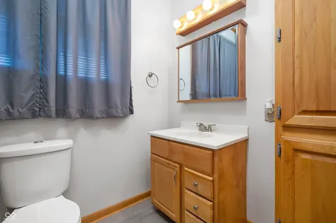 4 W Henley Street Carthage IN 46115
