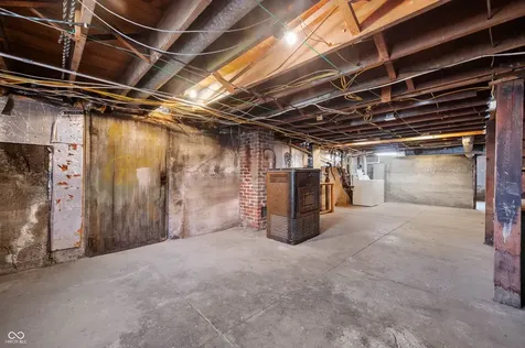 4 W Henley Street Carthage IN 46115