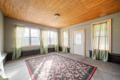 4 W Henley Street Carthage IN 46115