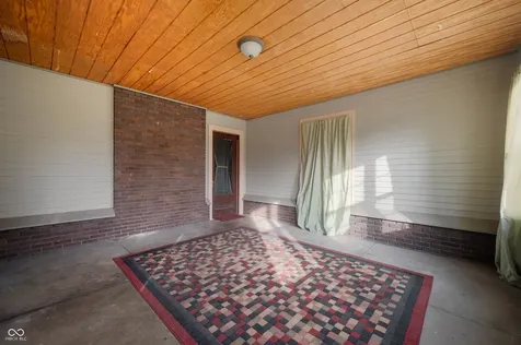 4 W Henley Street Carthage IN 46115