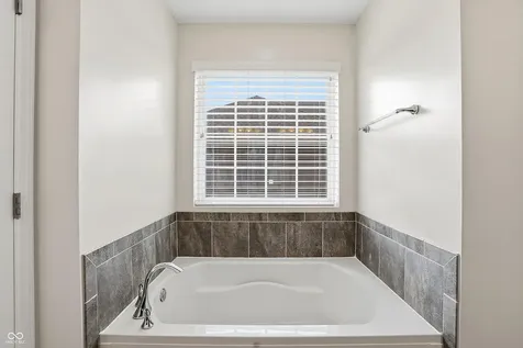 275 Entrance Hall View Greenwood IN 46142