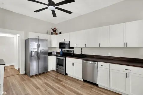 1300 S B Street Elwood IN 46036