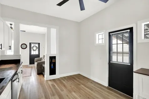 1300 S B Street Elwood IN 46036