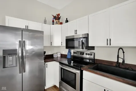 1300 S B Street Elwood IN 46036