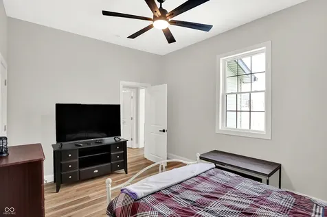 1300 S B Street Elwood IN 46036