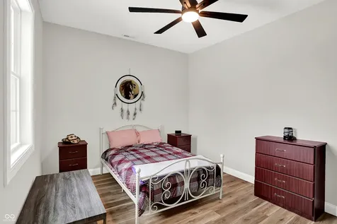 1300 S B Street Elwood IN 46036