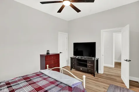 1300 S B Street Elwood IN 46036