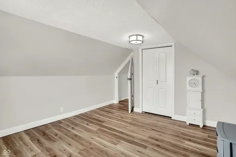 1300 S B Street Elwood IN 46036