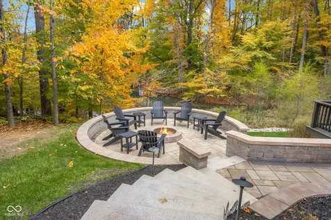 5059 Oak Ridge Trail Columbus IN 47201