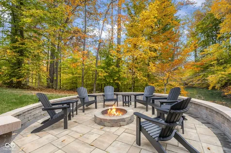 5059 Oak Ridge Trail Columbus IN 47201