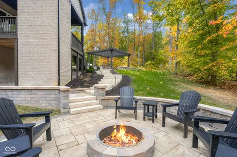 5059 Oak Ridge Trail Columbus IN 47201