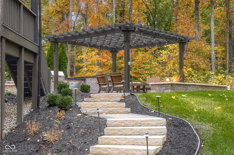5059 Oak Ridge Trail Columbus IN 47201