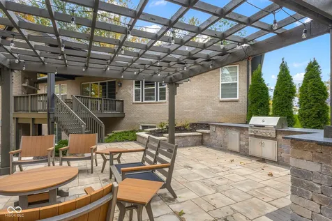 5059 Oak Ridge Trail Columbus IN 47201