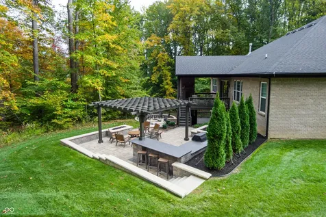 5059 Oak Ridge Trail Columbus IN 47201