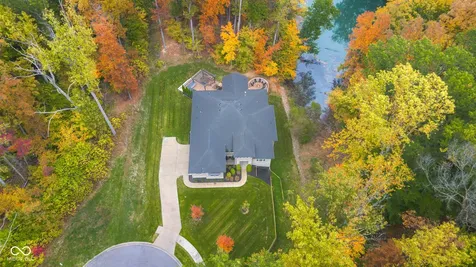 5059 Oak Ridge Trail Columbus IN 47201