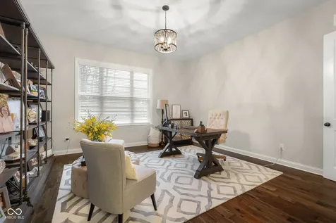 5059 Oak Ridge Trail Columbus IN 47201