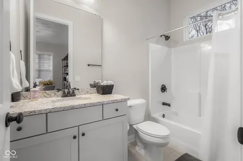 5059 Oak Ridge Trail Columbus IN 47201