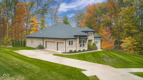 5059 Oak Ridge Trail Columbus IN 47201