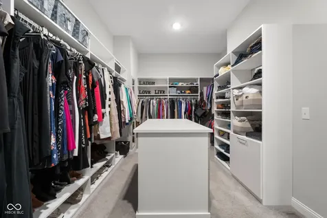 5059 Oak Ridge Trail Columbus IN 47201