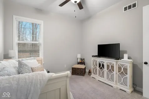5059 Oak Ridge Trail Columbus IN 47201