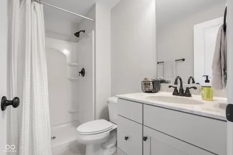 5059 Oak Ridge Trail Columbus IN 47201
