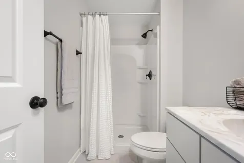 5059 Oak Ridge Trail Columbus IN 47201