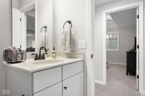 5059 Oak Ridge Trail Columbus IN 47201