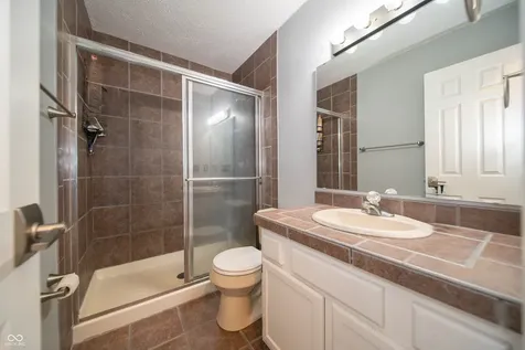 8109 Valley Farms Trail Indianapolis IN 46214