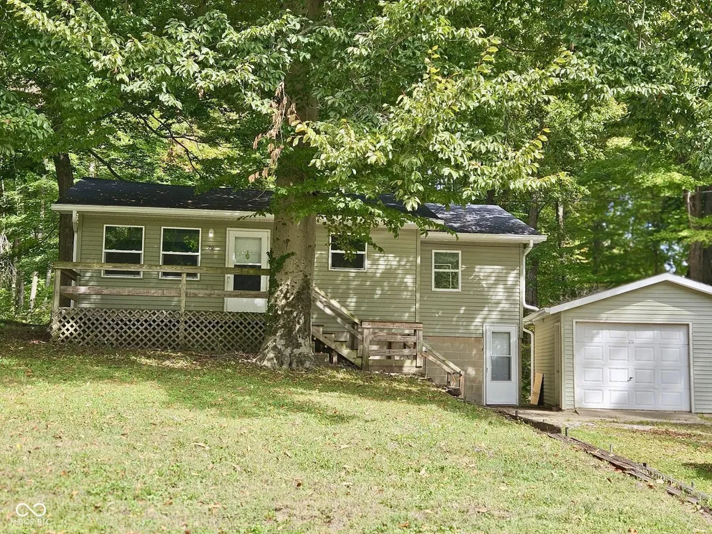 212 Lake Hart Mooresville IN 46158