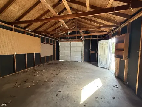 2022 S Waldemere Avenue Muncie IN 47302
