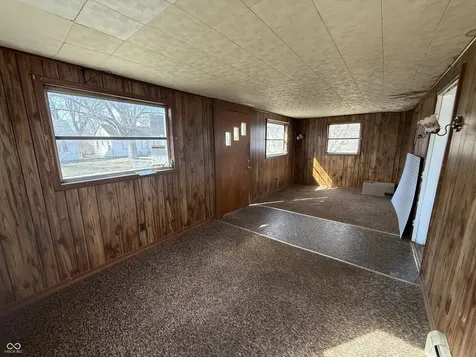 2022 S Waldemere Avenue Muncie IN 47302