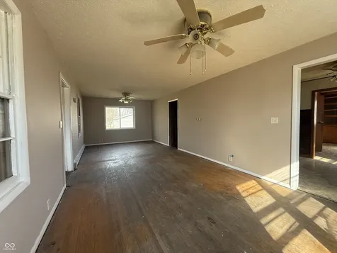 2022 S Waldemere Avenue Muncie IN 47302