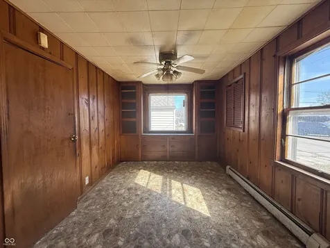 2022 S Waldemere Avenue Muncie IN 47302