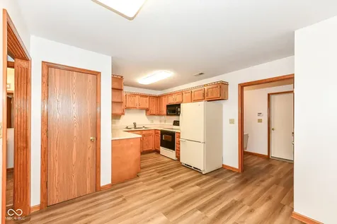 8214 Bentley Farms Drive Indianapolis IN 46259