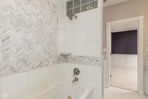 8649 Bay Colony Drive Indianapolis IN 46234