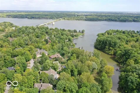 8649 Bay Colony Drive Indianapolis IN 46234