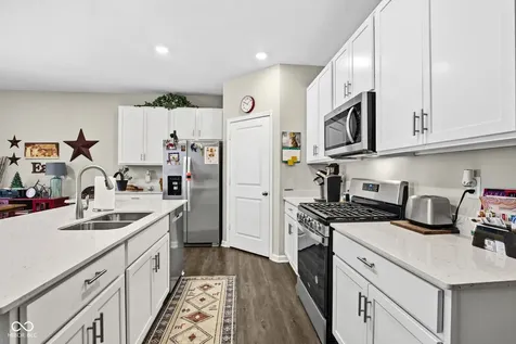 3809 S Woodfield Drive New Palestine IN 46163