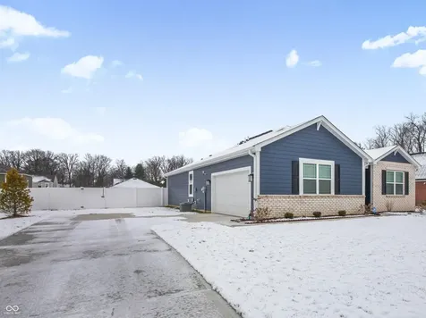 3809 S Woodfield Drive New Palestine IN 46163