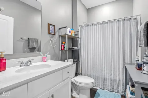 3809 S Woodfield Drive New Palestine IN 46163