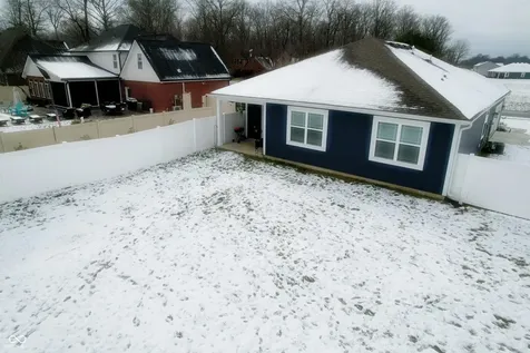 3809 S Woodfield Drive New Palestine IN 46163