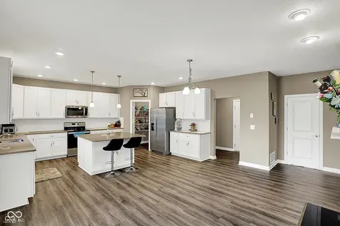 4946 Harris Pl N Greenwood IN 46142