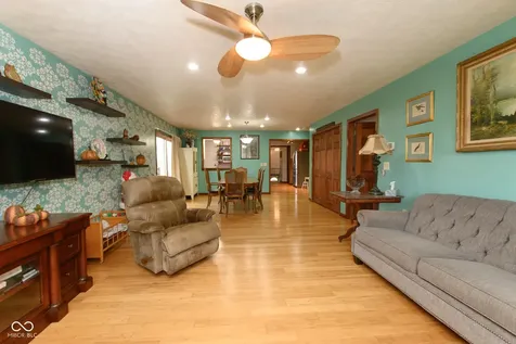 492 Pelenor Drive Franklin IN 46131