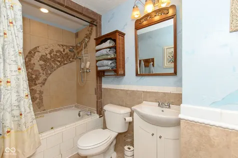 492 Pelenor Drive Franklin IN 46131