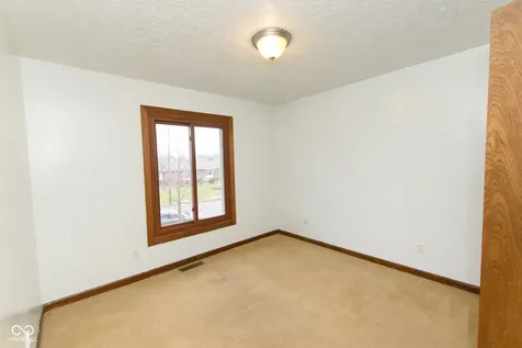 492 Pelenor Drive Franklin IN 46131