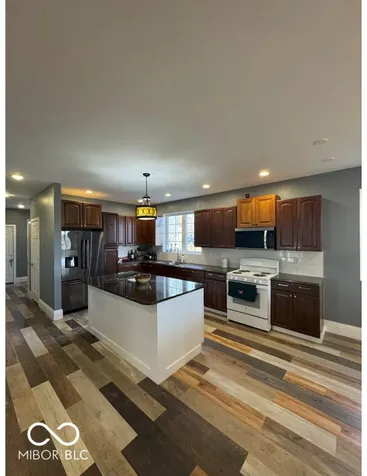 3712 E Washington Street Indianapolis IN 46201