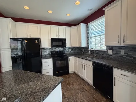1341 Stoney Pointe Way Avon IN 46123