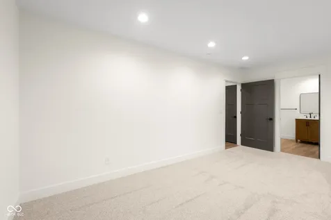 5166 Oak Ridge Trail Columbus IN 47201